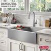 Lavabo de cocina estilo campestre/borde delantero tipo estación de trabajo con un receptáculo de acero inoxidable calibre 16 de 33" de montaje bajo encimera, con reborde WorkFlow™ y accesorios